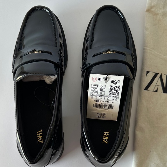 Zara Women’s Glossy Black Slip-On Loafers - Picture 3 of 15